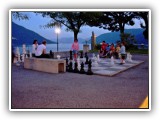 Schach spielen auf der Promenade.